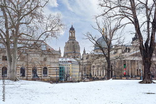 Dresden Winter Zwinger Kunstakademie Brühlsche Terrasse Schlossplatz Frauekirche Kronentor Brühlscher Garten Jüdenhof Neumarkt Sachsen Deutschland