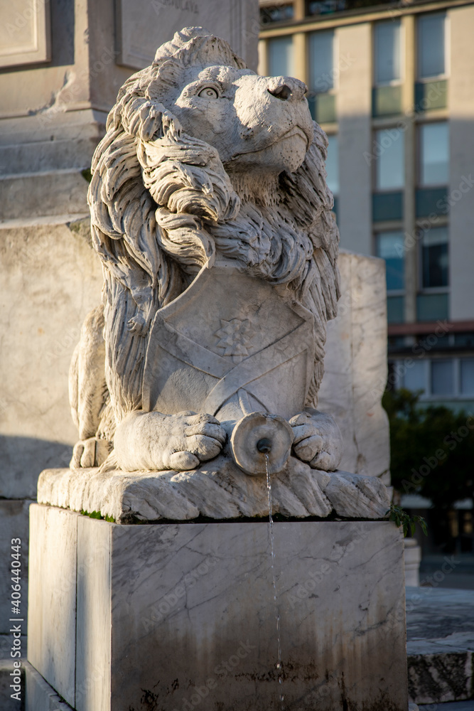 Massa, Toscana: un dettaglio del Monumento Commemorativo in Piazza Aranci 