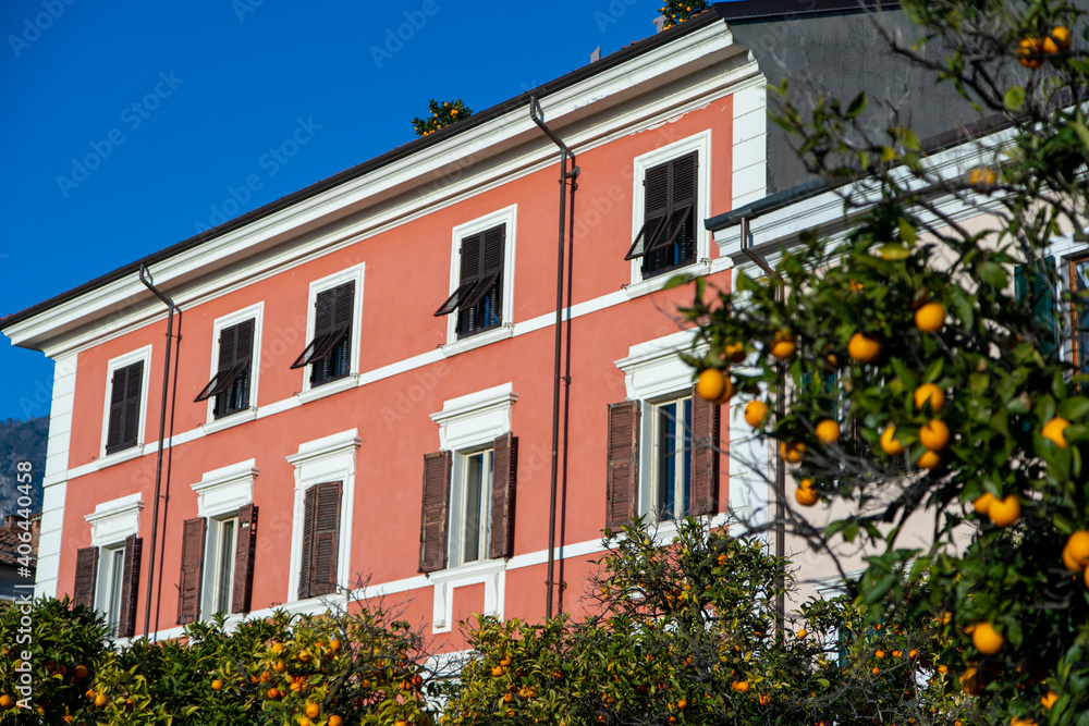 Massa, Toscana: uno scorcio di Piazza Aranci nel centro storico della città