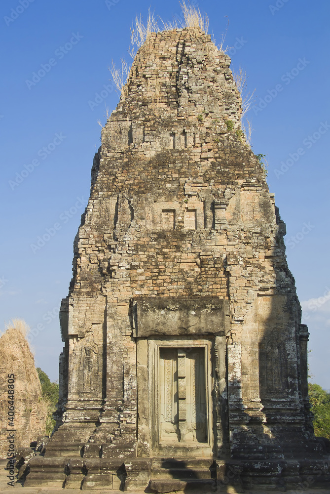 Naklejka premium Sanctuary on the top of the Pre Rup temple, Angkor, Siem Reap, Cambodia, Asia