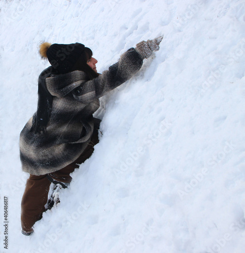 Φωτογραφία escalade sur mur de neige