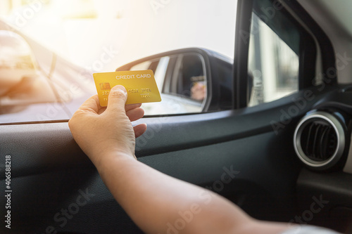 Driver pays by credit card separately