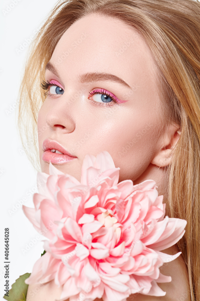 beauty girl with chrysanthemum