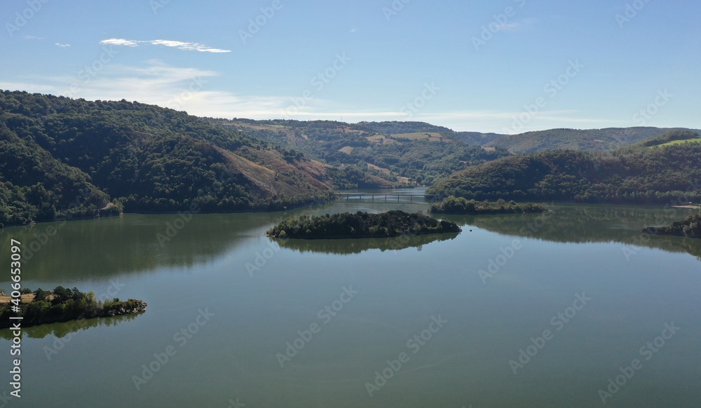 vue aérienne des gorges de la Truyère en Aveyron