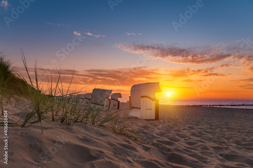 Fototapeta Naklejka Na Ścianę i Meble -  Sonnenuntergang an der Ostsee in Kühlungsborn, Deutschland