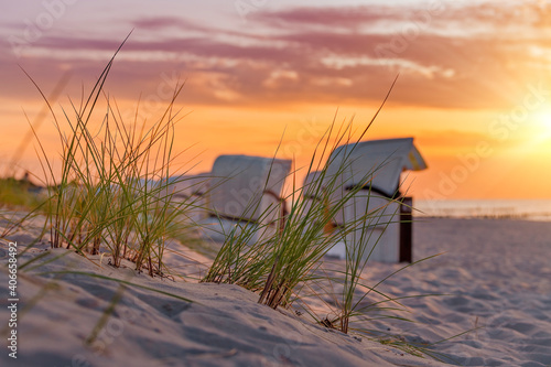 Fototapeta Naklejka Na Ścianę i Meble -  Sonnenuntergang an der Ostsee in Kühlungsborn, Deutschland