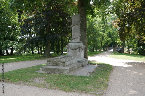 Grab von Adolf Friedrich Schlossinsel Mirow in der Mecklenburgischen Seenplatte und Seen in Mecklenburg-Vorpommern