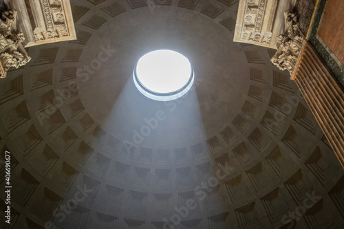 inside the pantheon