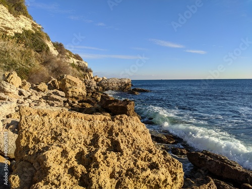 Plage de sainte croix la couronne Martigues mer méditerranée ensuès la redonne, la côte bleu littoral français vague tropical vacance et rocher illuminati marseille, bouche du rhône