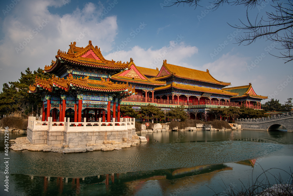 Naklejka premium Temple in Penglai, Shandong, China. Copy space for text, background