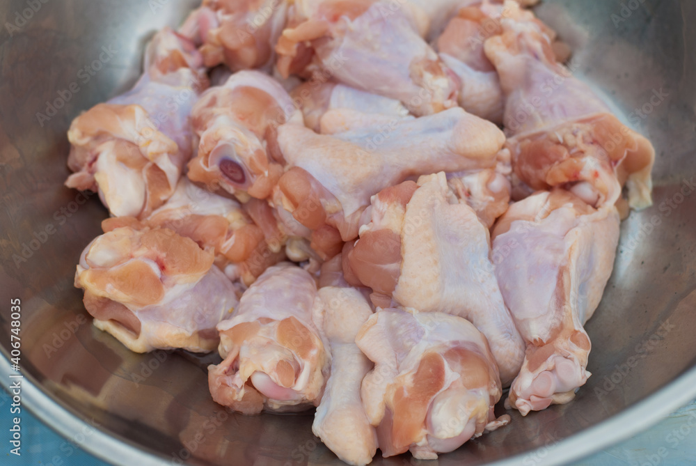 raw chicken wings raw chicken wings