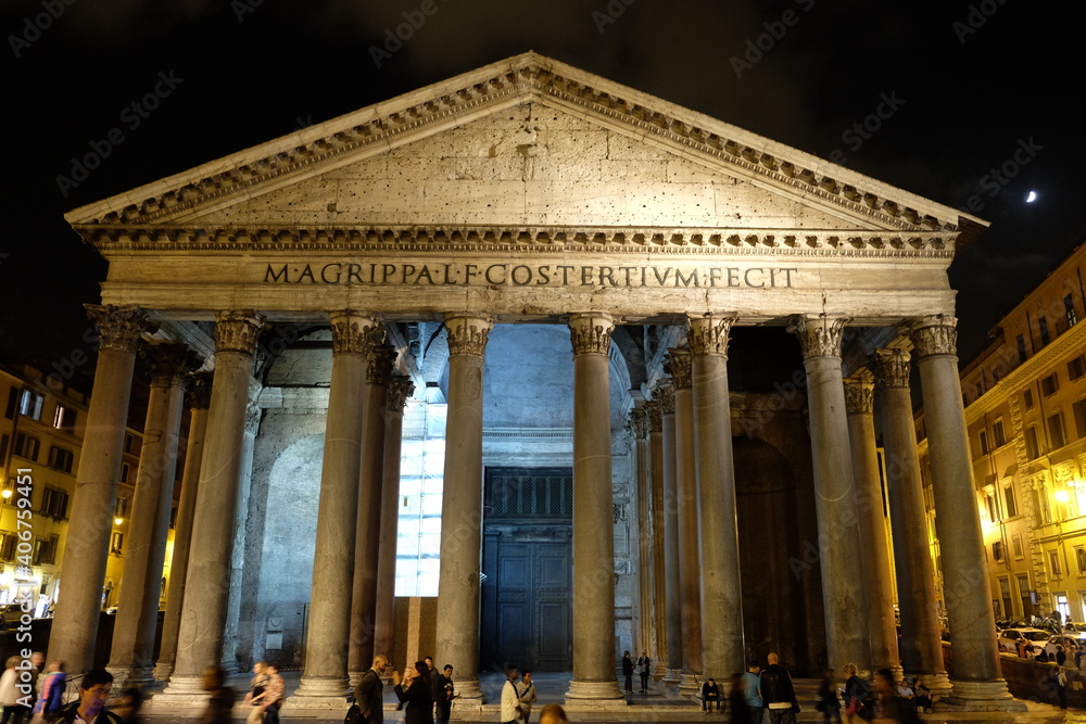 Obraz premium pantheon at night