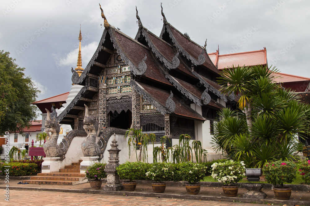 Viharn Luangpu Mun Bhuridatto at Wat Chedi Luang in Chiang Mai