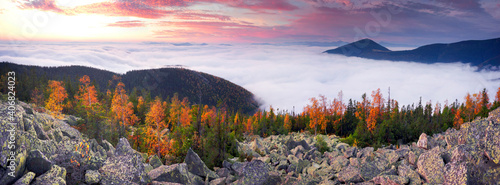 Foto Morning at the top of Mount Yavornik