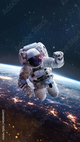 Obraz na płótnie Astronaut on orbit of Earth in the outer space