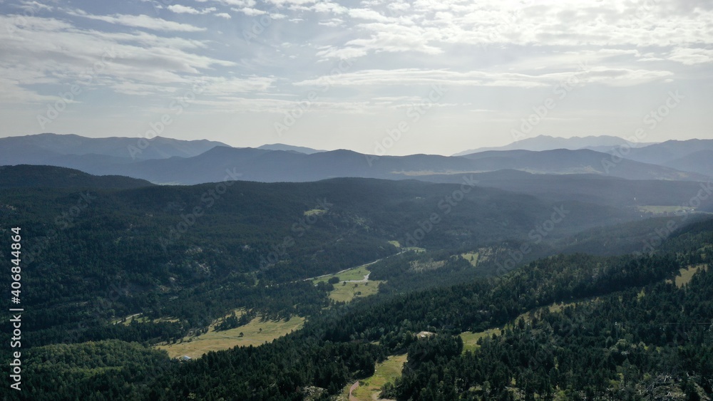Naklejka premium vue aérienne du massif du Carlit et des lacs des Bouillouses