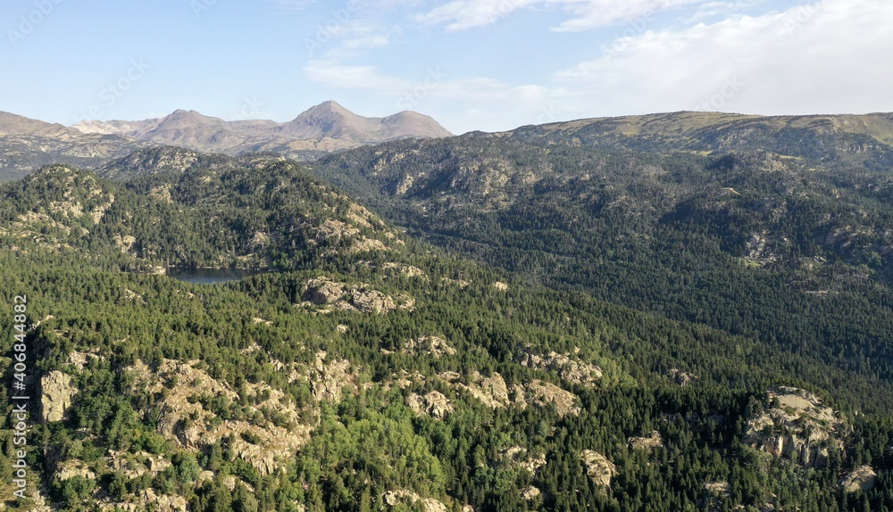 vue aérienne du massif du Carlit et des lacs des Bouillouses