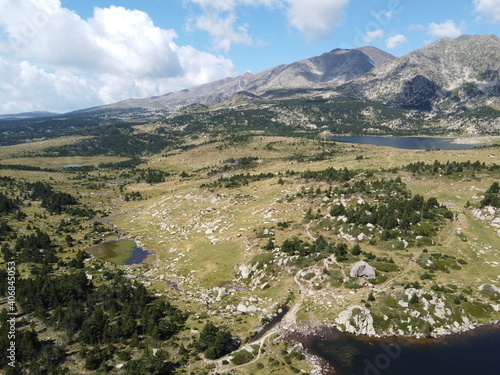 vue aérienne du massif du Carlit et des lacs des Bouillouses photo