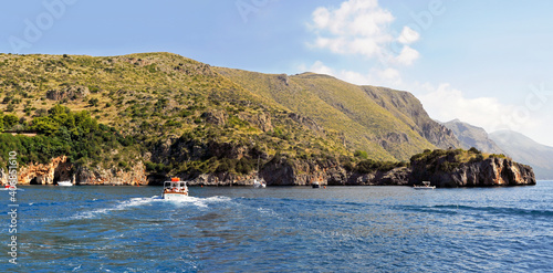Obraz na plátně Panoramic wide-screen view of the indented and cavernous shoreline with many inlets along the Cilento coast