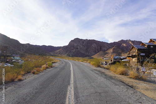 road to the mountains
