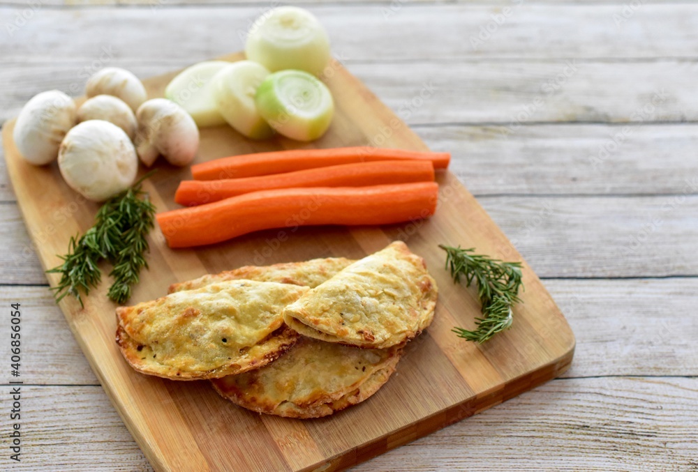 Farmer's market meat pies with fresh organic ingredients for display and ready to eat for tasty traditional ethnic lunch Farmer's market meat pies with fresh organic ingredients for display and ready to eat for tasty traditional ethnic lunch
