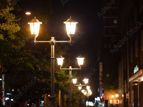 Canvastavla 夜の街灯の光