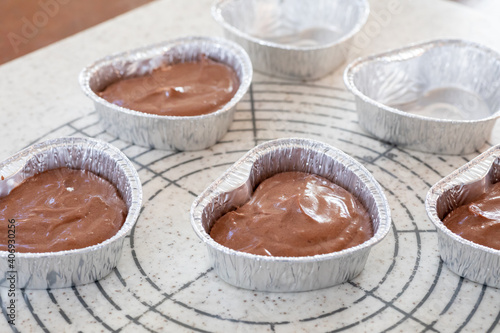バレンタイン向け　ハート型のチョコレートマフィン作り
