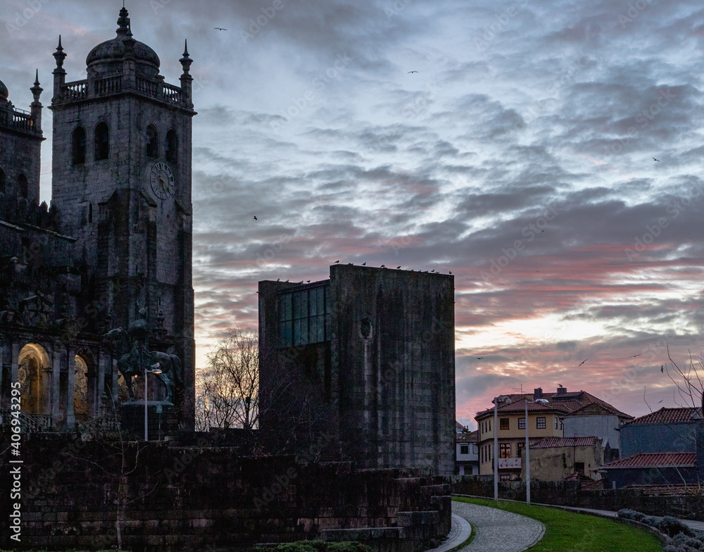 Sé do Porto, old church in sunset