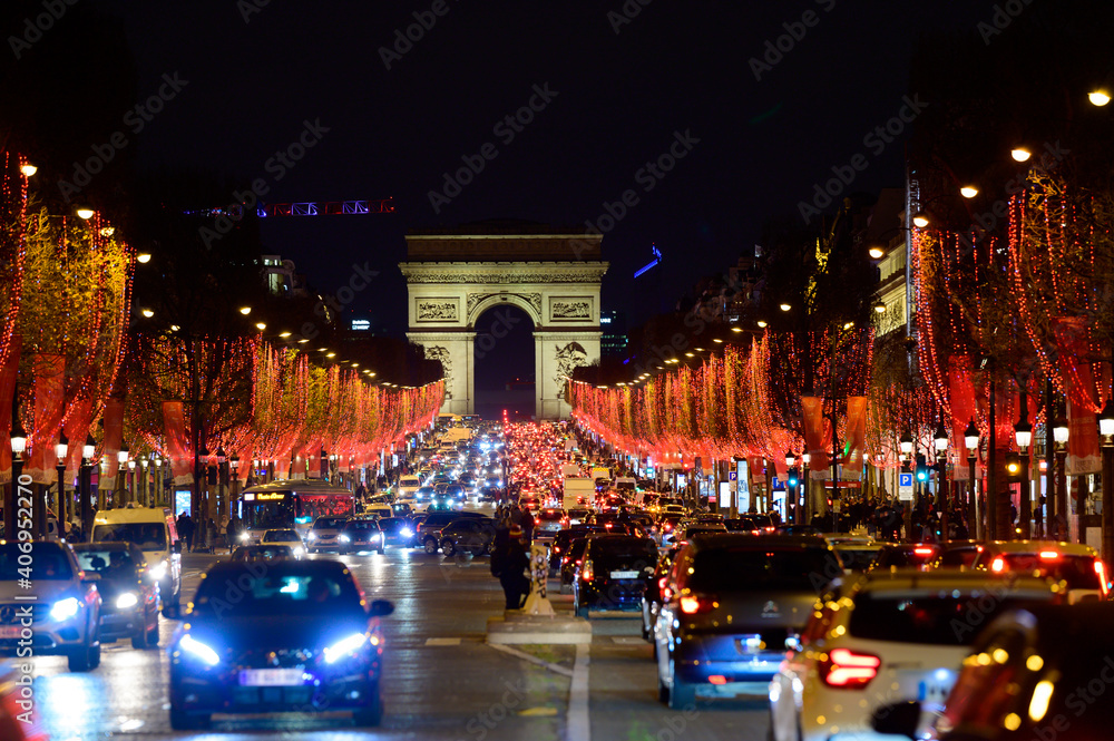 Champs Elysées de nuit