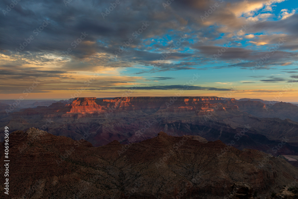 Scenic view of the Grand Canyon from the Desert View viewpoint, in the Grand Canyon National Park, at sunrise, in the State of Arizona, USA