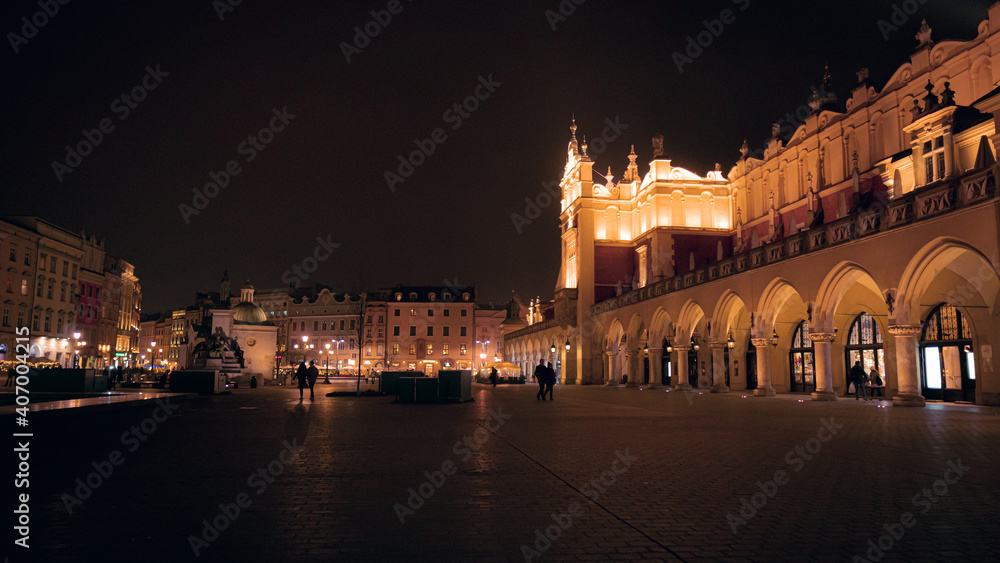 cracow main square 