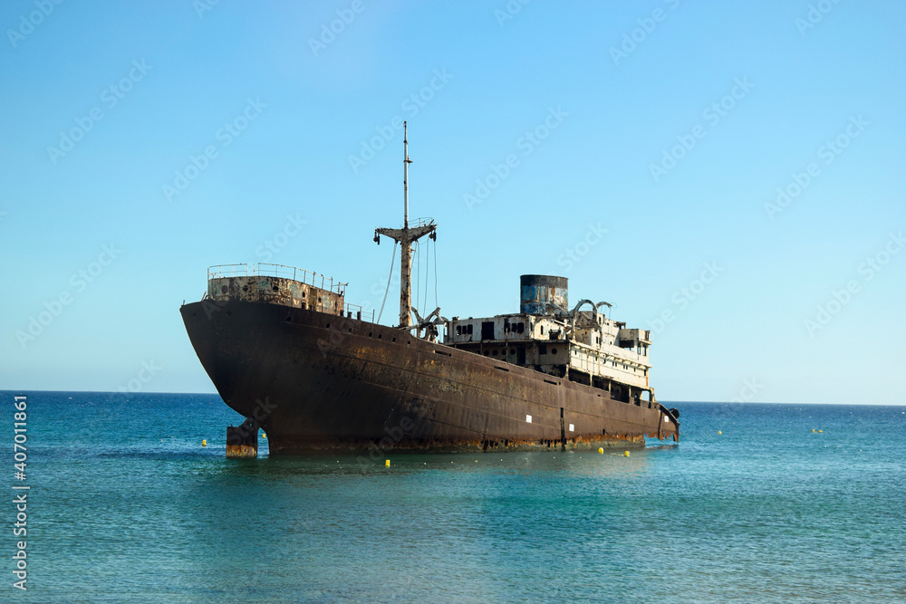 Sunken ship. Lanzarote. Telamón.