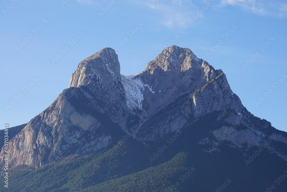 Fototapeta premium MONTAÑA MAGICA EL PEDRAFORCA. CATALUÑA, ESPAÑA.