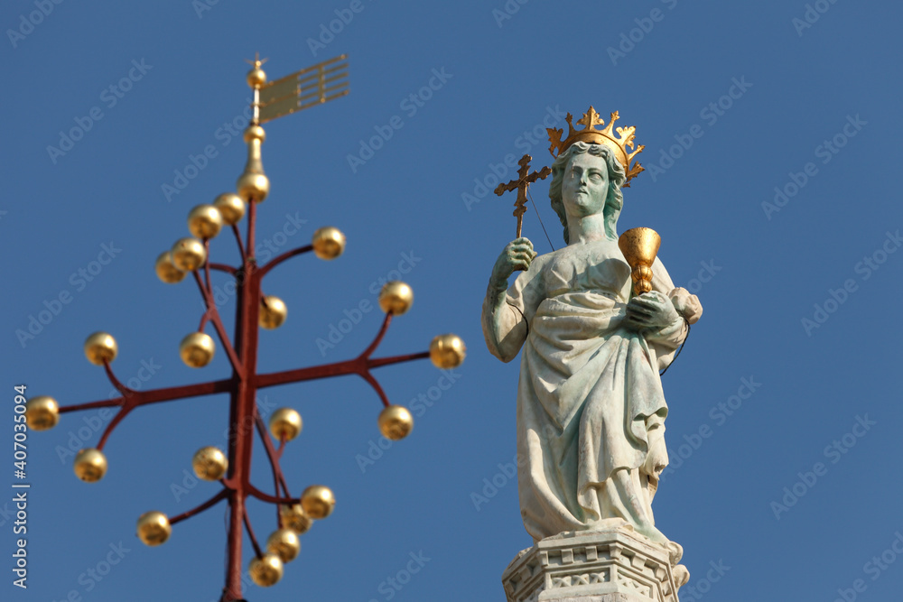 Mutter Gottes auf der Nordfassade des Markusdomes, Venedig