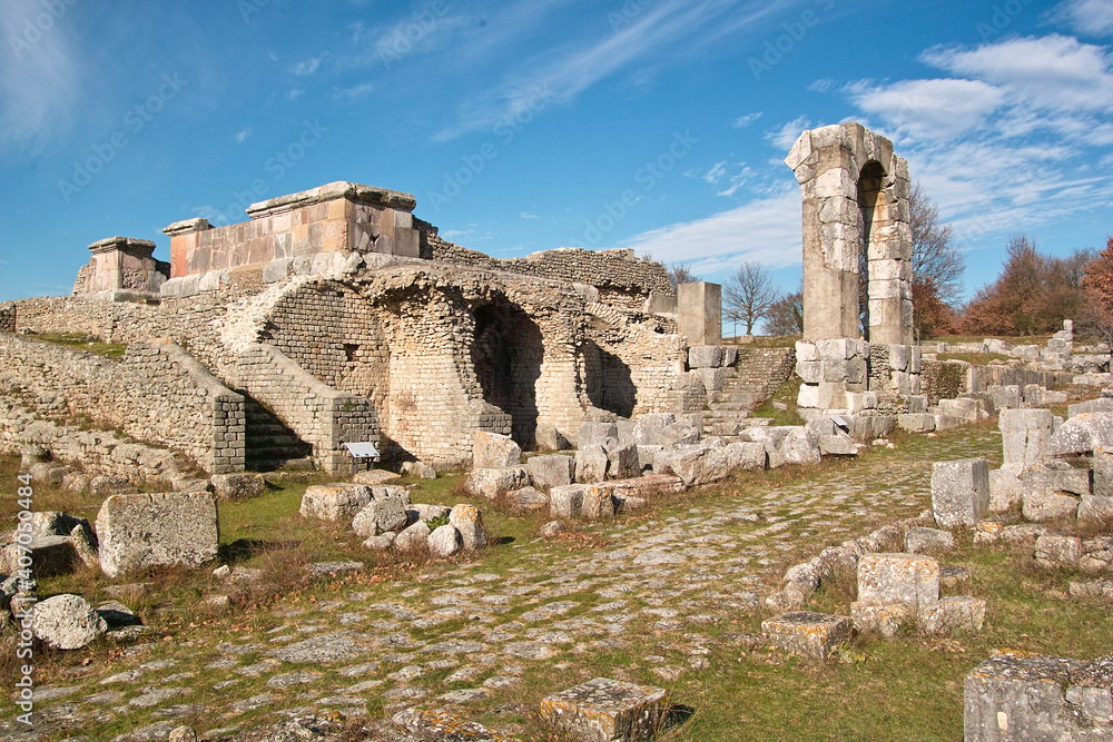 carsulae, twin temples, tabernae, ancient via Flaminia