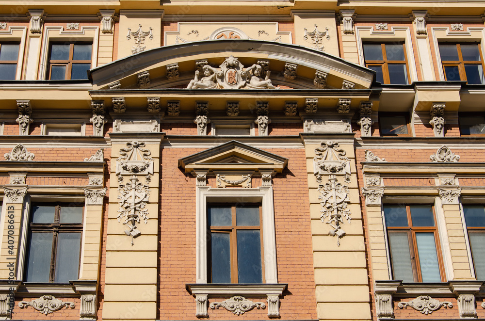 Obraz premium Architectural background classic building with decor elements
