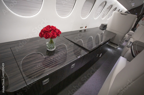Private Jet interion Falcon 7X