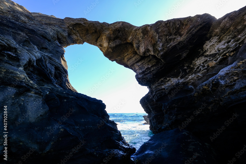 Fototapeta premium 神奈川県城ヶ島の馬の背洞門