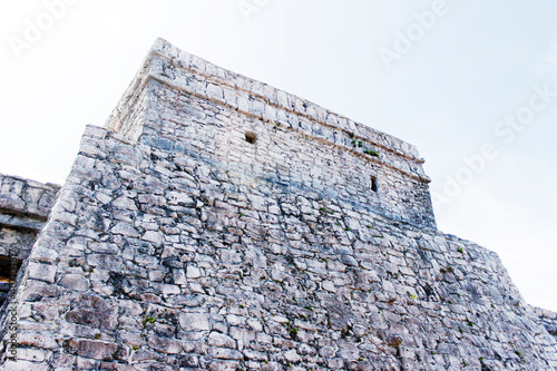 Obraz na płótnie Panoramic of pre-Hispanic architecture in the ruins of the Mayan culture built in Tulum Quintana Roo w salonie