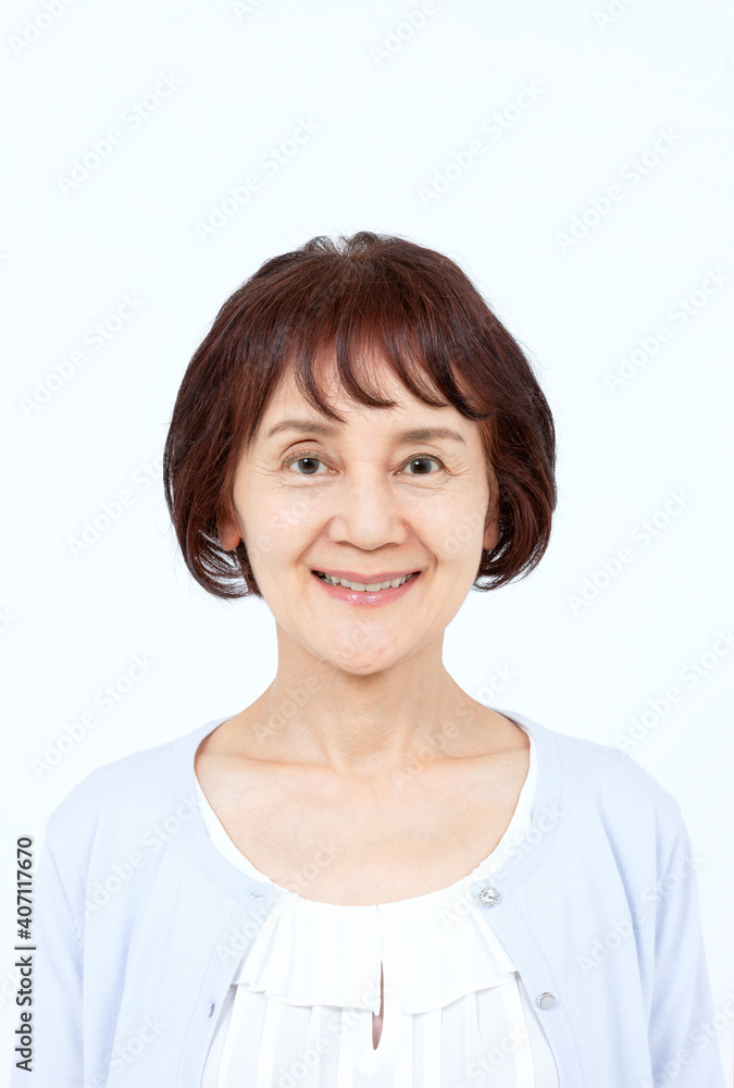 笑顔のシニア女性 笑顔のシニア女性