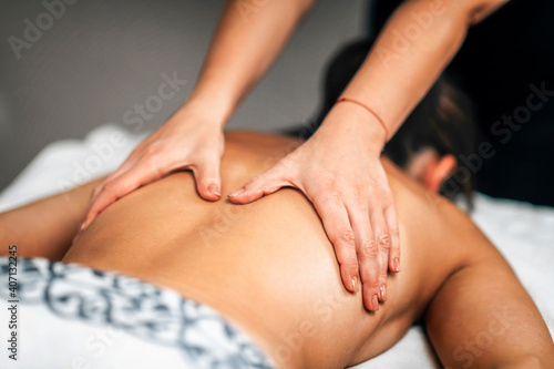Lomi Lomi Hawaiian Back Massage at a Wellness Center