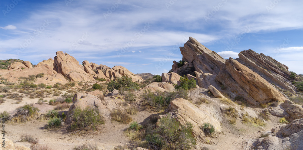 Fototapeta premium Image of Vasquez Rocks Natural Area Park. Located in the Sierra Pelona Mountains in Southern California. This geological feature has been used as backdrop in many movies and commercials.