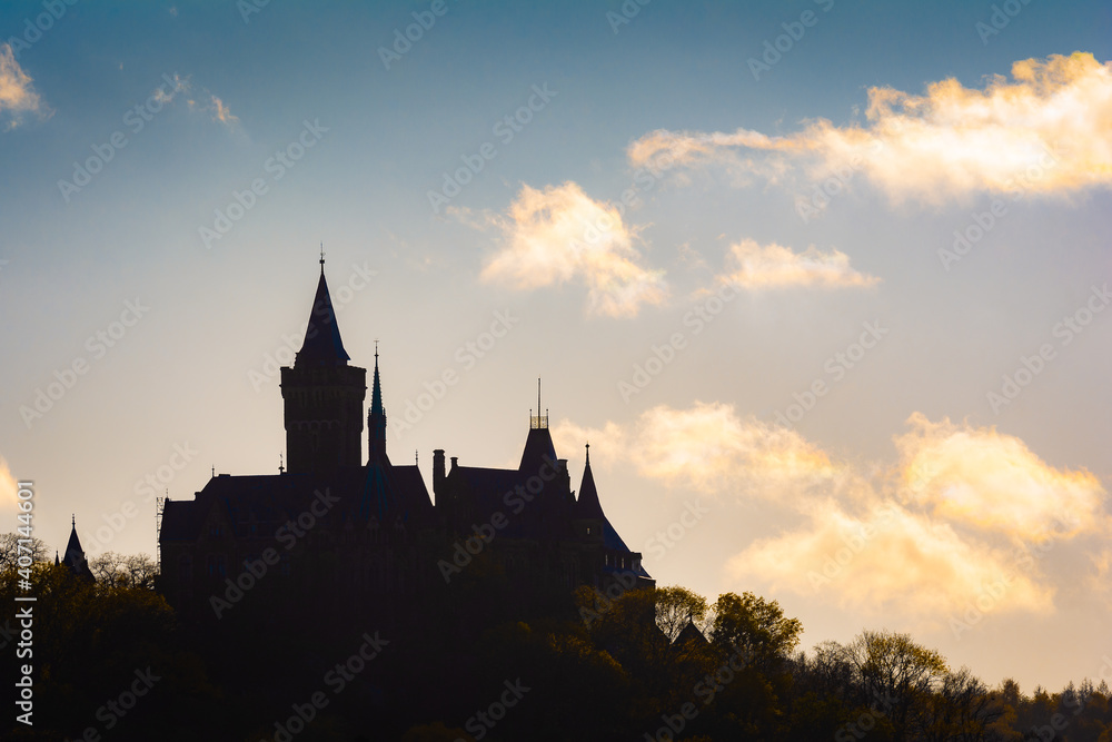 Schloss in Wernigerode im Harz im Sonnenuntergang - Herbst