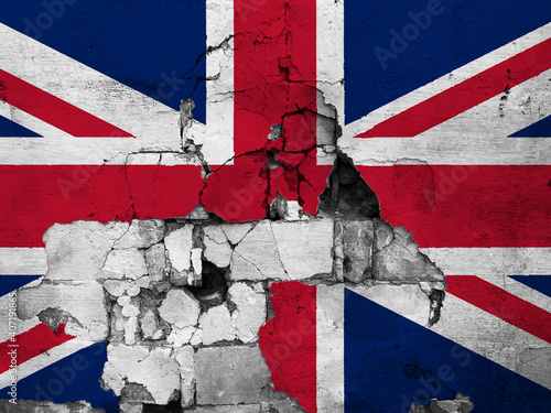 Obraz na płótnie Flag of the United Kingdom painted on a broken wall. w salonie
