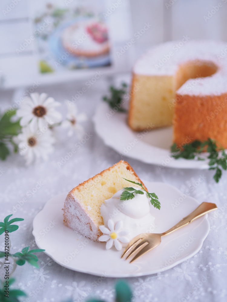 ふわふわシフォンケーキでティータイム ふわふわシフォンケーキでティータイム