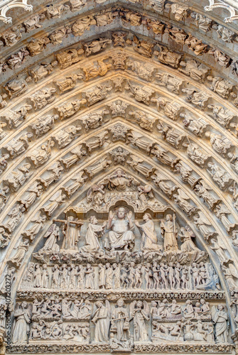 Amiens Cathedral, HDR Image © mehdi33300