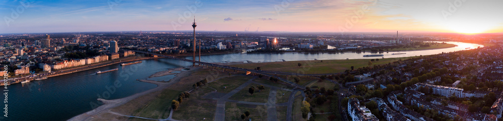 Düsseldorf von Oben (Drohnenshot)