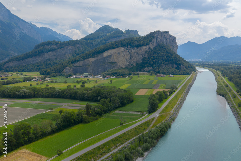 Obraz premium Swiss Alps view of the Rhine river