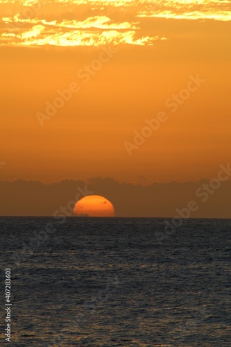 Fototapeta Naklejka Na Ścianę i Meble -  sunset in the sea of ​​bahia brazil
