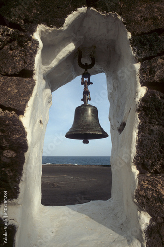 Glocke am Eingang zu Jameos del Aqua auf Lanzarote